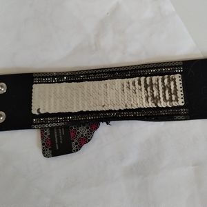 Black and silver snap bracelet,new never used